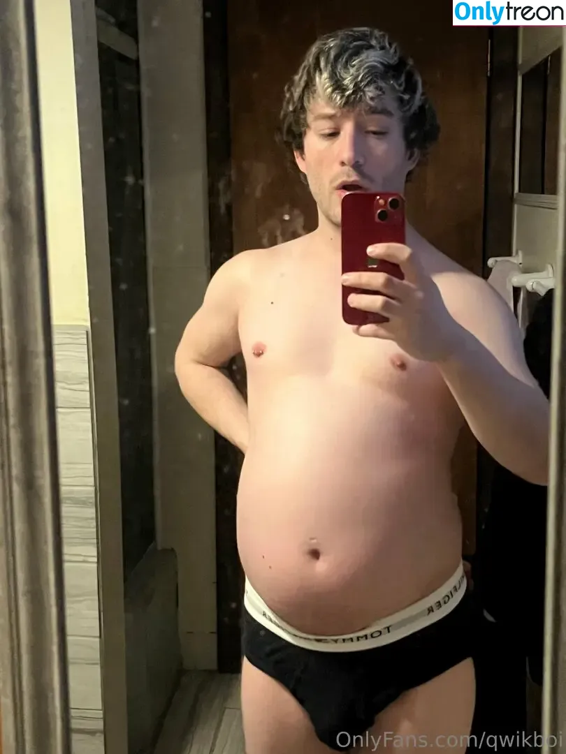 qwikboi nude photo #0060 (nerdroberts)