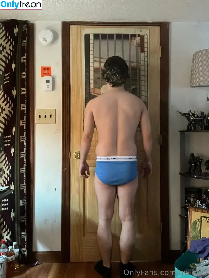 qwikboi nude photo #0073 (nerdroberts)