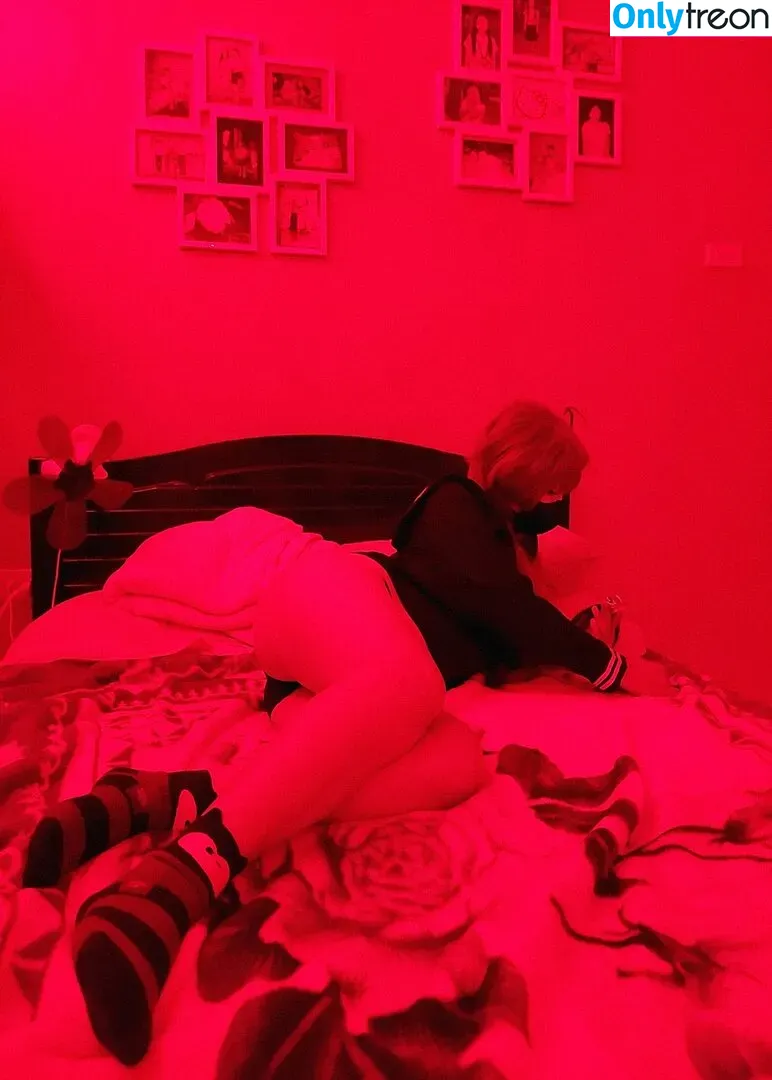 R1_021 nude photo #0019 (ruan / silentpsych0)