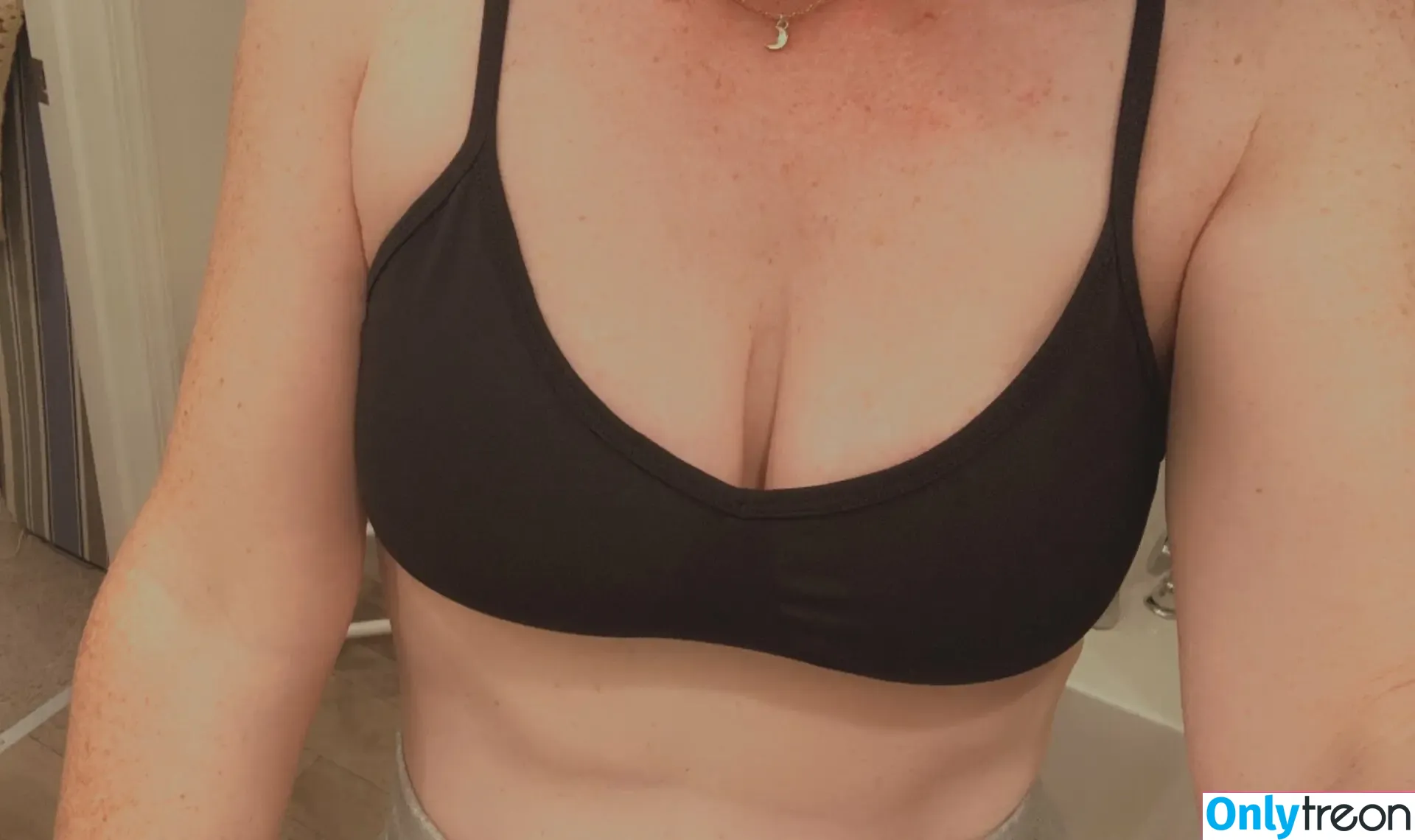 Rachel nude photo #0237 (lioness.in.the.rain / racheldolezal / rachierach429)