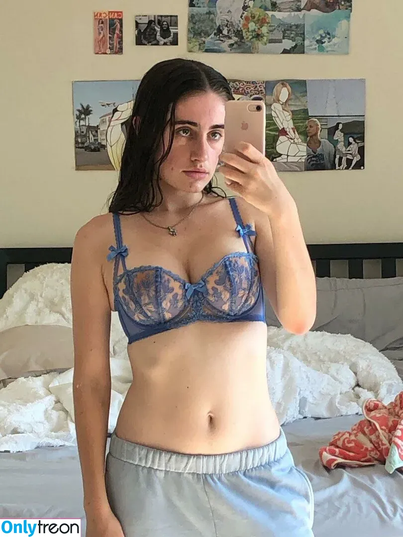 Rachel Anne Sennott nude photo #0097 (treaclychild)