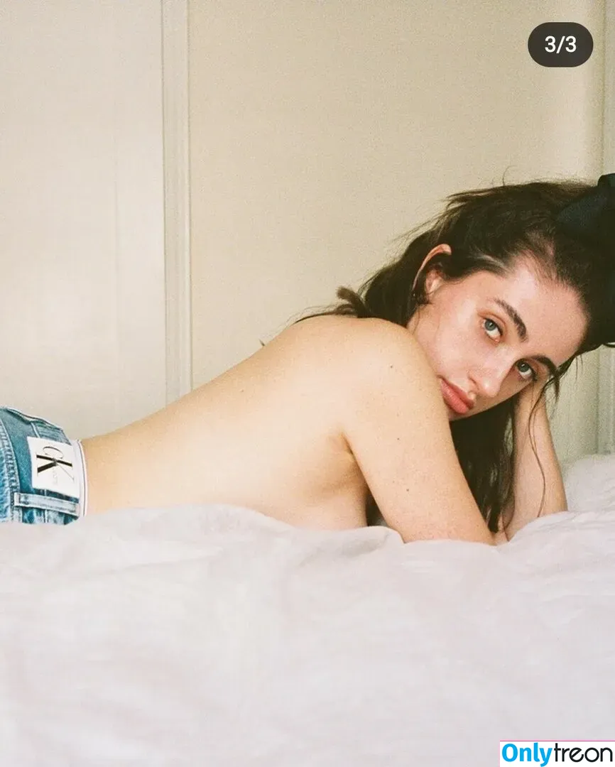 Rachel Anne Sennott nude photo #0135 (treaclychild)