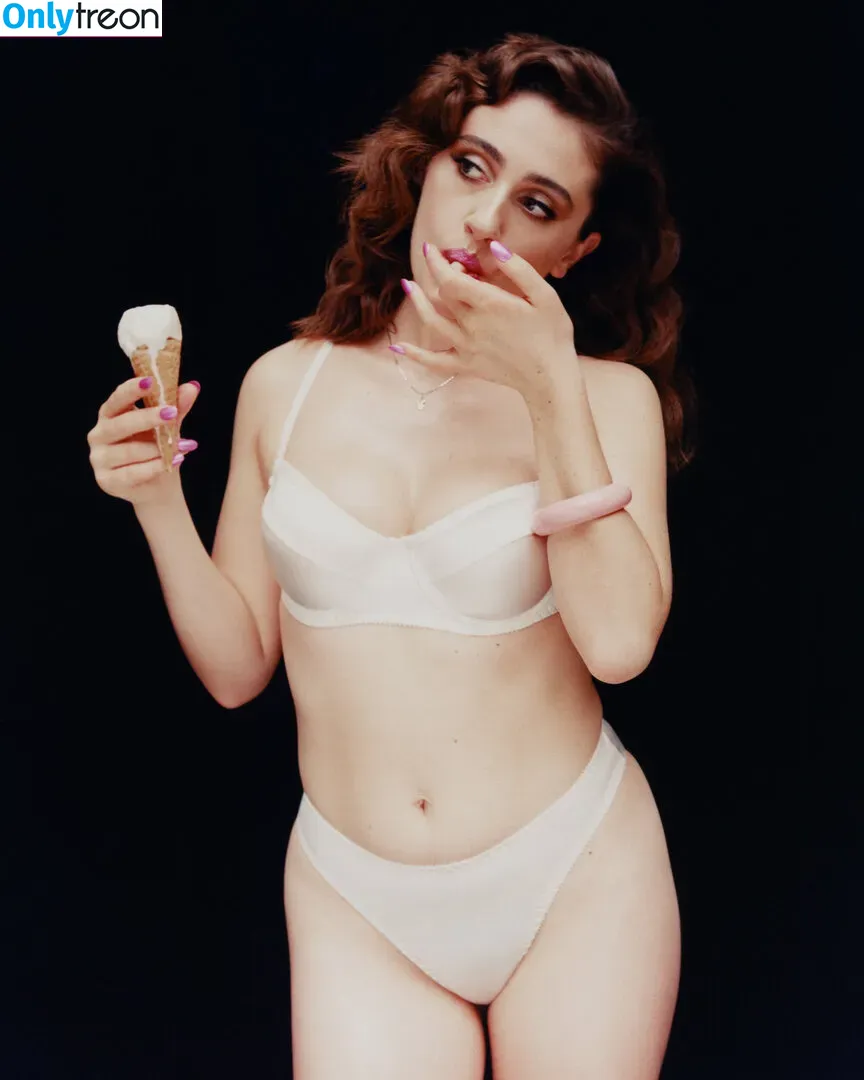 Rachel Anne Sennott nude photo #0229 (treaclychild)