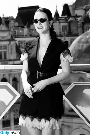 Rachel Brosnahan / Marvelous Mrs. Maisel / rachelbrosnahan nude photo #0885