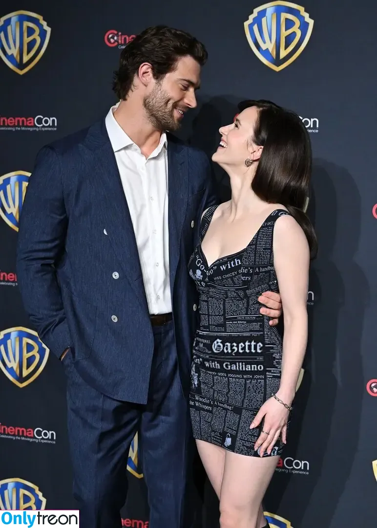 Rachel Brosnahan nude photo #0651 (Marvelous Mrs. Maisel / rachelbrosnahan)