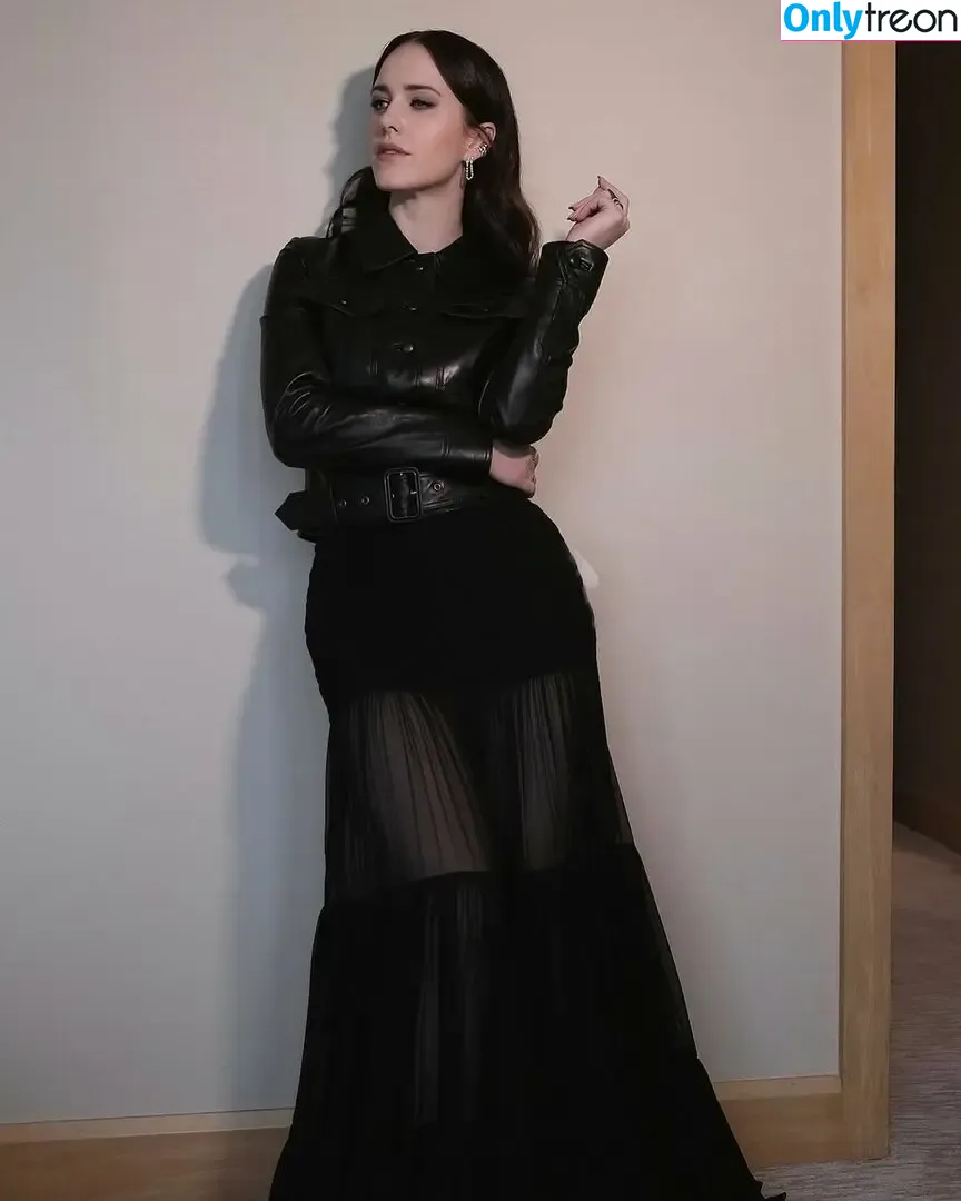 Rachel Brosnahan nude photo #0654 (Marvelous Mrs. Maisel / rachelbrosnahan)