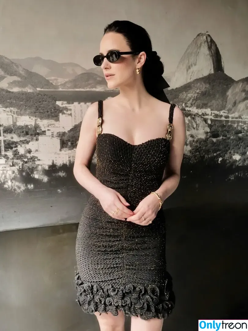 Rachel Brosnahan nude photo #0803 (Marvelous Mrs. Maisel / rachelbrosnahan)