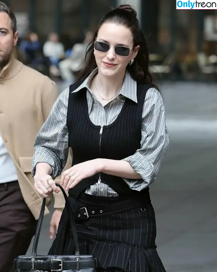 Rachel Brosnahan nude photo #0825 (Marvelous Mrs. Maisel / rachelbrosnahan)