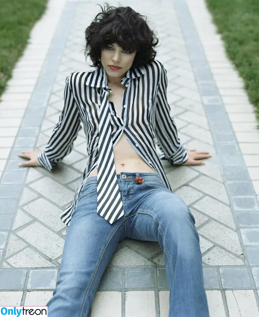 Rachel McAdams nude photo #0017 (rachelmcadams1)