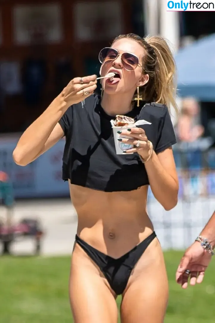 Rachel McCord nude photo #0055 (iamrachelmccord)