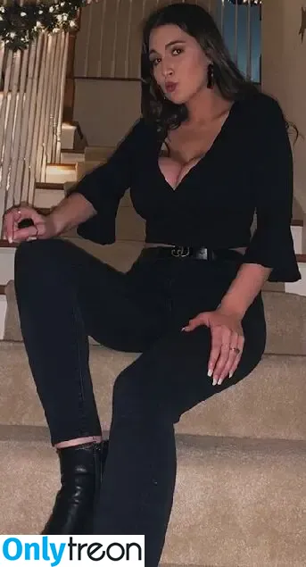 Rachel Myers nude photo #0033 (bunnyloumyers / raechelmyers)