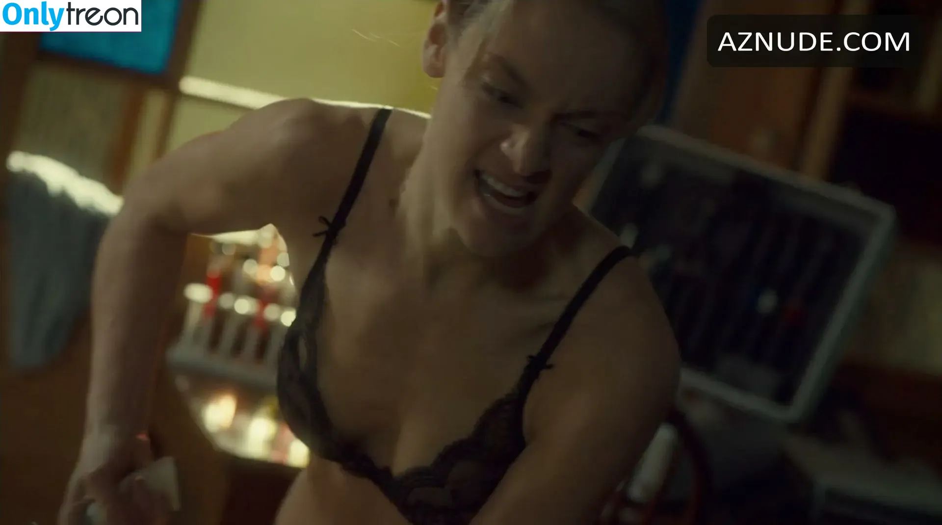 Rachel Skarsten nude photo #0042 (rachieskarsten)
