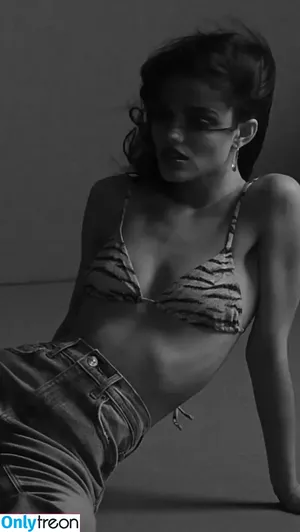 Rachel Zegler / rachelzegler / rachmariexoxo nude photo #1991