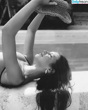 Rachelle Van Waardhuizen / rachelle_v_waardhuizen nude photo #0191