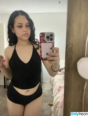 Raenneemo / Raenee Olivas nude photo #0004