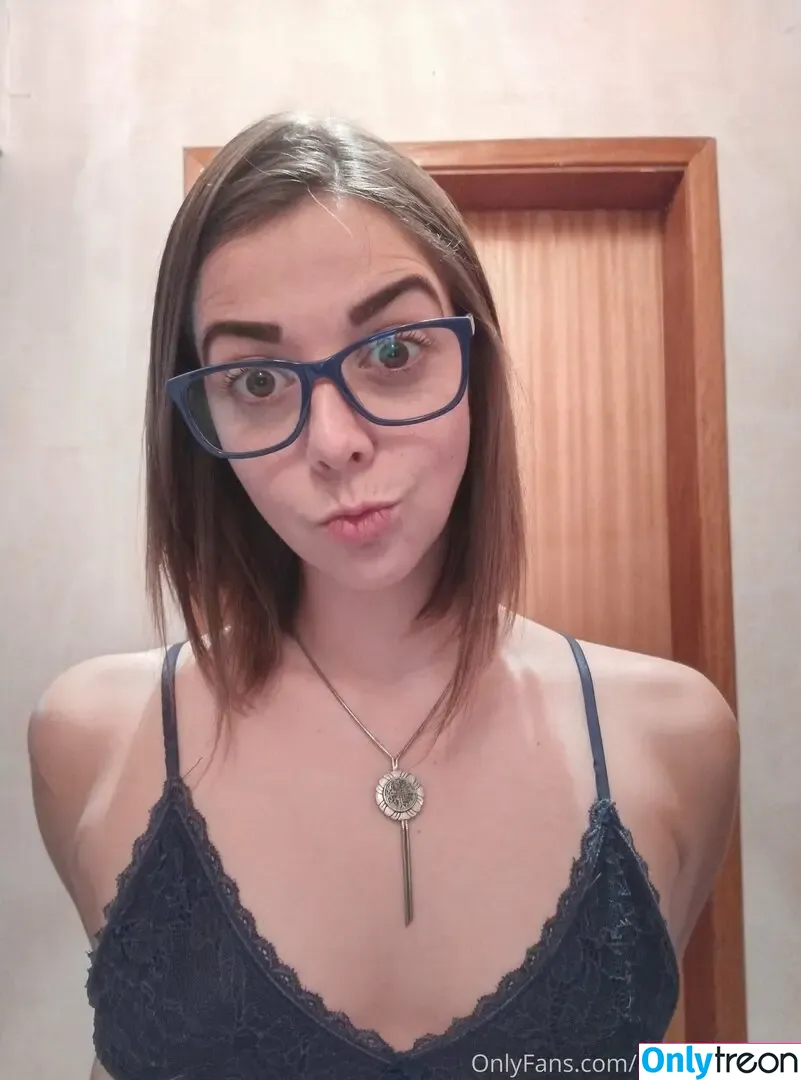 rafaela.tuyfree nude photo #0001 (missrafacrystal)