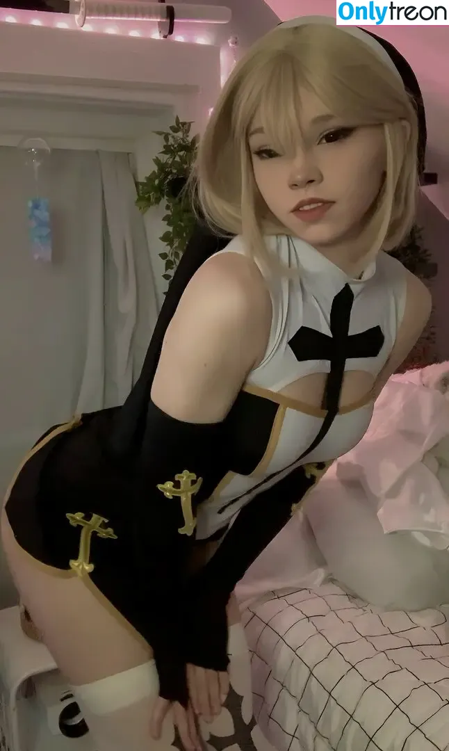 Rainsonline nude photo #0018 (rains.online / sophieraiin)