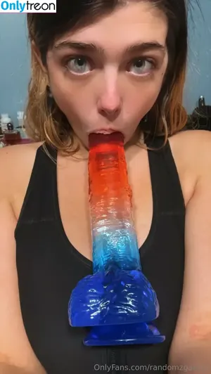 randomzgames / randomzgamingnoodlez nude photo #0012