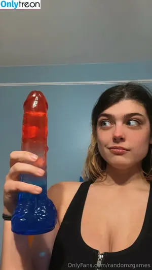randomzgames / randomzgamingnoodlez nude photo #0013