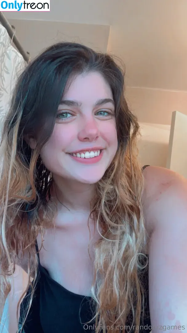 randomzgames nude photo #0051 (randomzgamingnoodlez)
