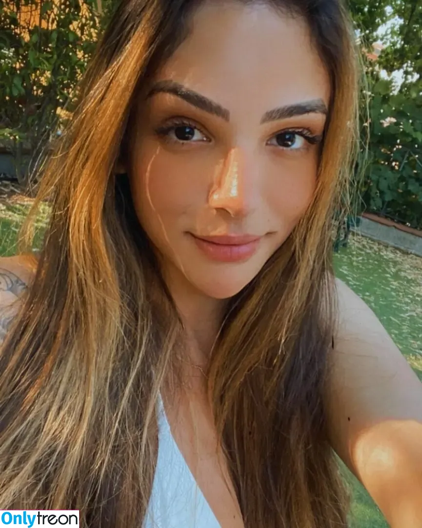 Raphaela nude photo #0011 (raphadoll)