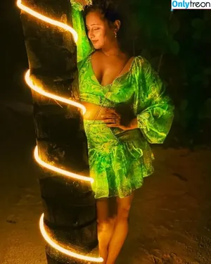 Rashami Desai / imrashamidesai nude photo #0015