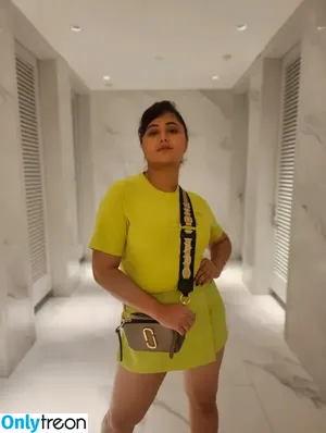 Rashami Desai / imrashamidesai nude photo #0025