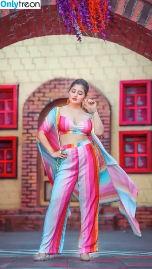 Rashami Desai / imrashamidesai nude photo #0038