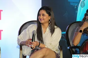 Rashami Desai / imrashamidesai nude photo #0039
