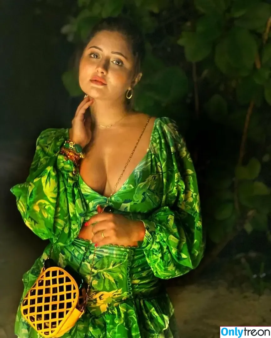 Rashami Desai nude photo #0047 (imrashamidesai)