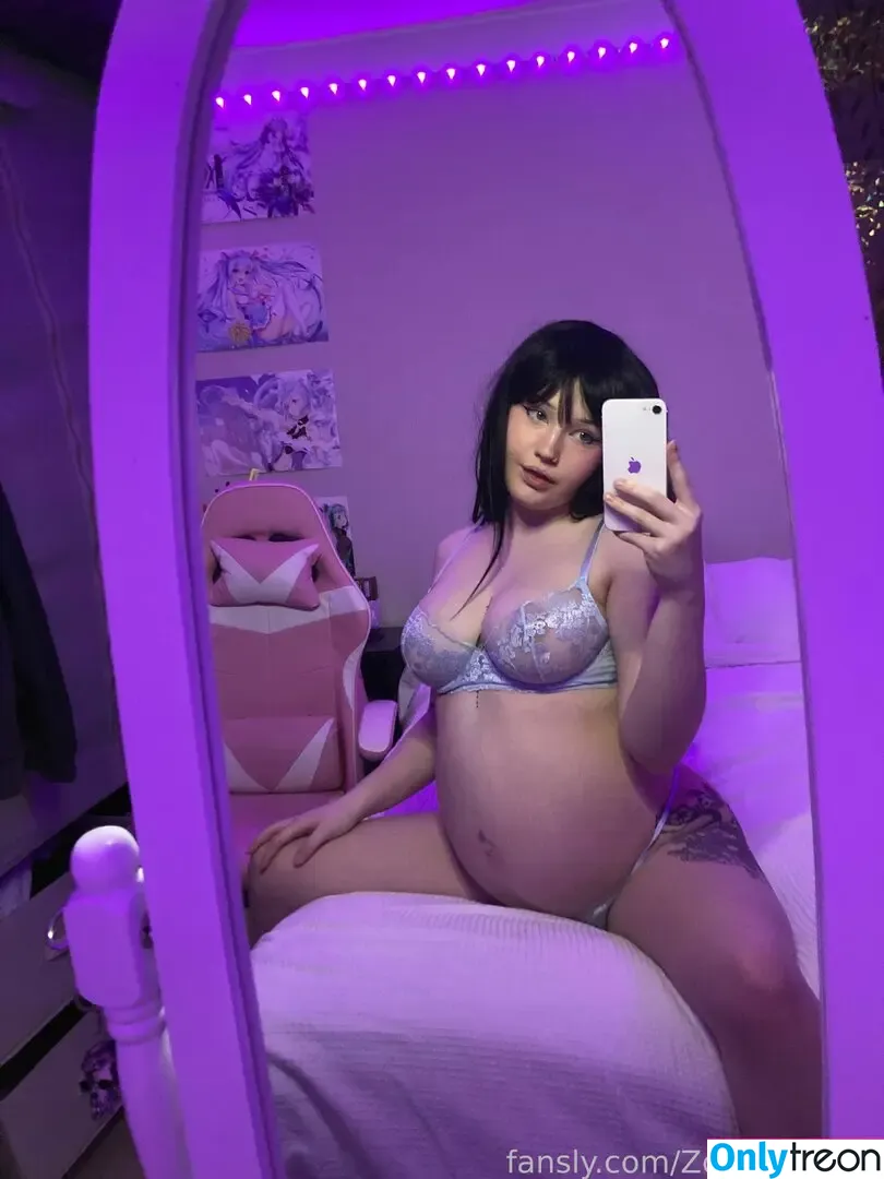 Ravefia nude photo #0001 (Ravefia)