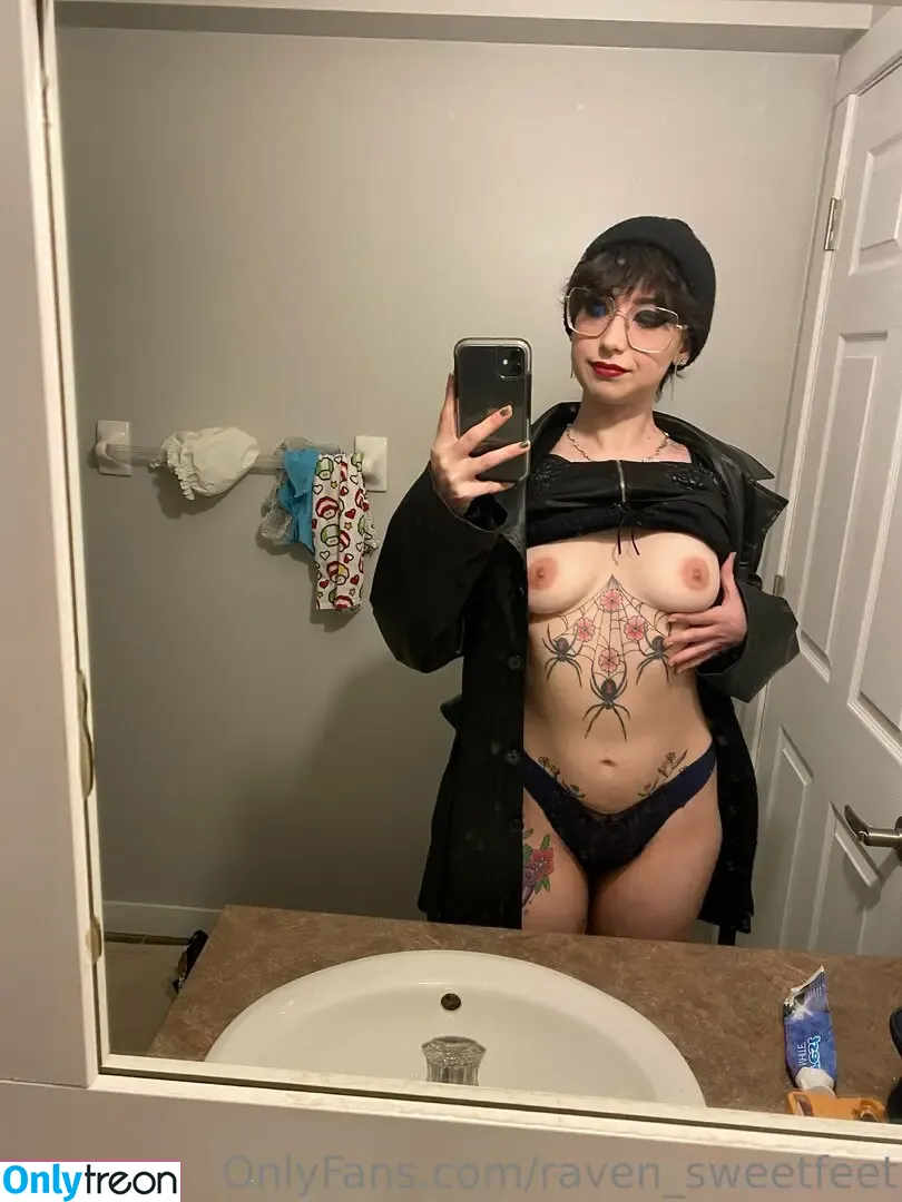 raven_sweetfeet nude photo #0043 (rxvenrie)