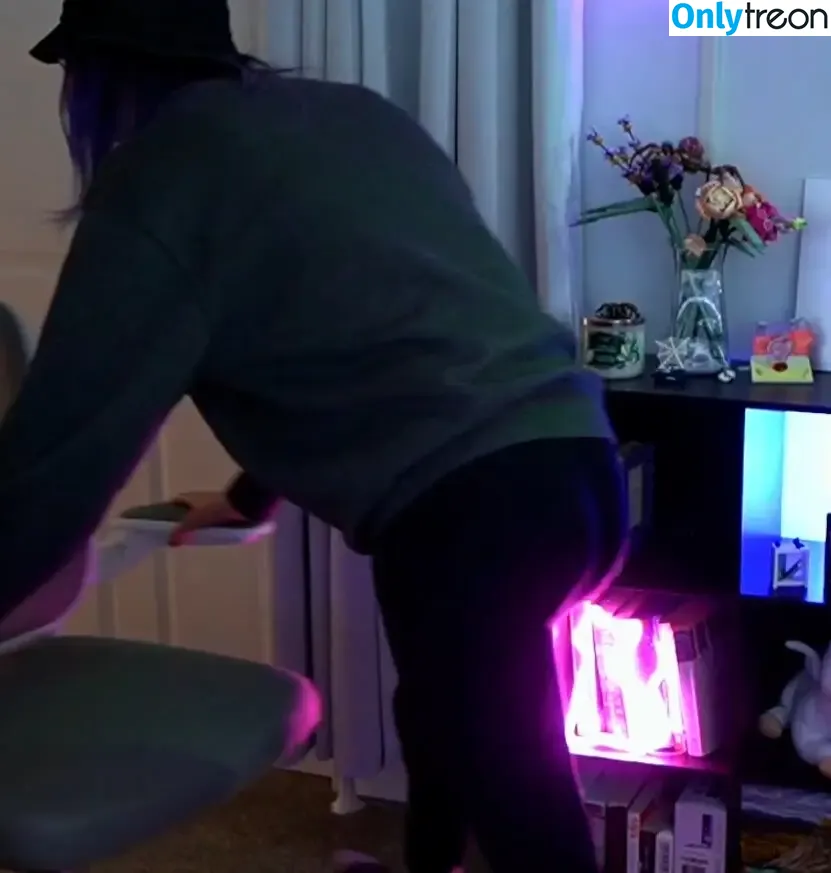 Rayactions nude photo #0014 (rayactions_)
