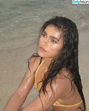 Rayna V / raynaroseetv / raynavallandingham nude photo #0083