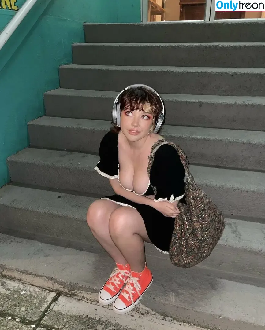 raynefq nude photo #0001 (rayne000 / rayneincorporated)
