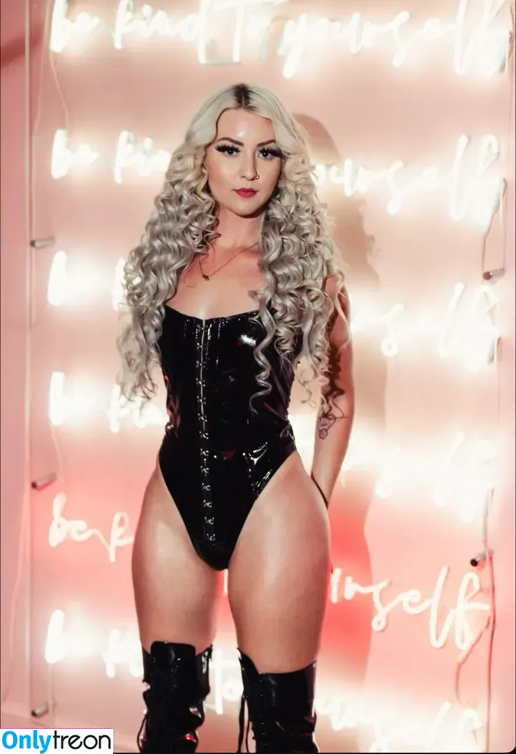 raynefq nude photo #0021 (rayne000 / rayneincorporated)
