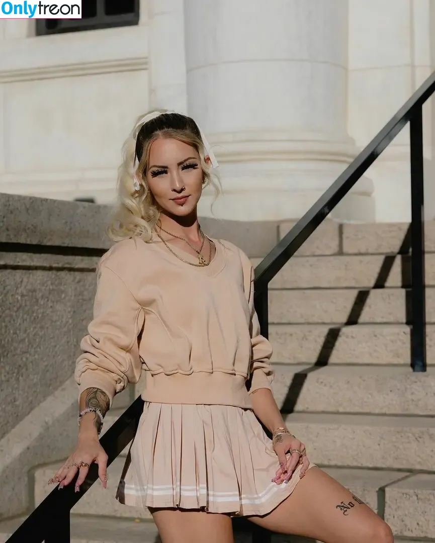 raynefq nude photo #0032 (rayne000 / rayneincorporated)