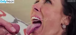 Reagan Foxx / TheReaganFoxx / reaganfoxx_143 nude photo #0286