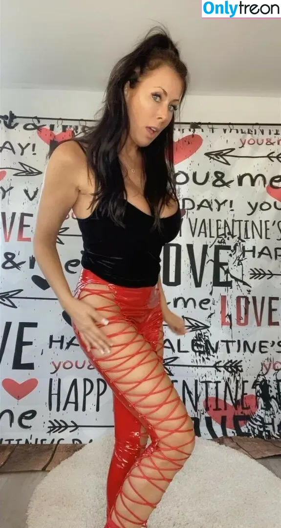 Reagan Foxx nude photo #0185 (TheReaganFoxx / reaganfoxx_143)