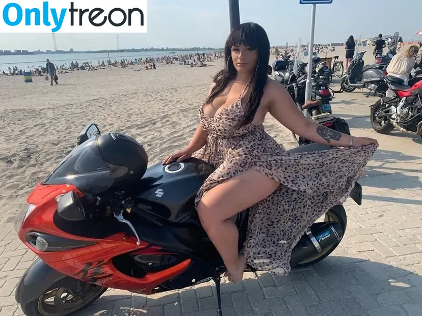 Real April nude photo #0021 (therealmizapril)