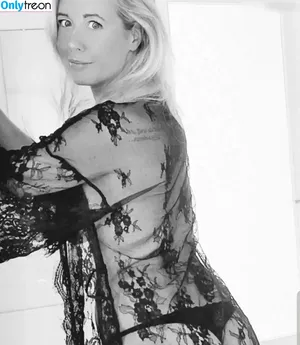 Realangi0 nude photo #0001