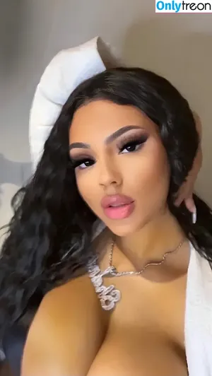 realldiaz / therealdealnani nude photo #0002
