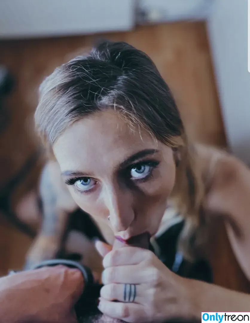 Realmofophelia nude photo #0005 (Feralbl00d / realmofchaos_)
