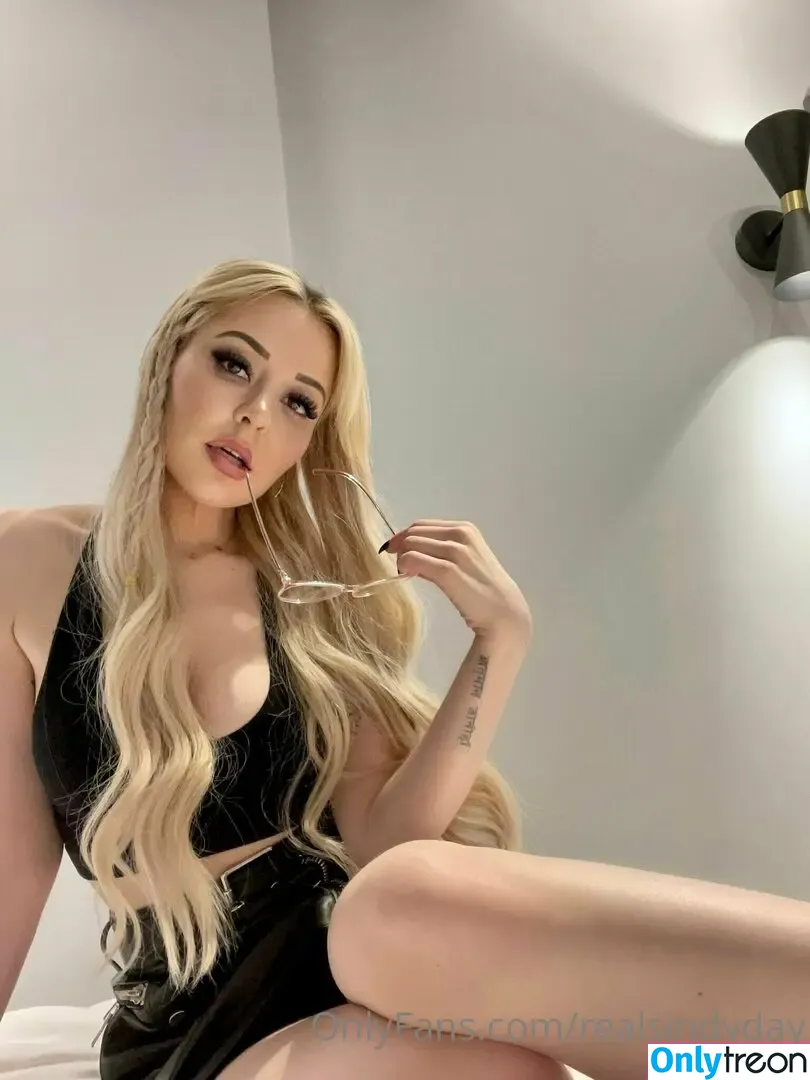 realsindyday nude photo #0335 (realsindyy)
