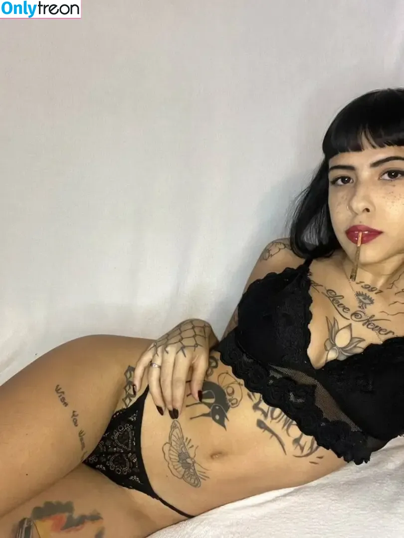 Rebecca Gaia nude photo #0006 (_resimoes / sickbunny666 / sickkbunny6)