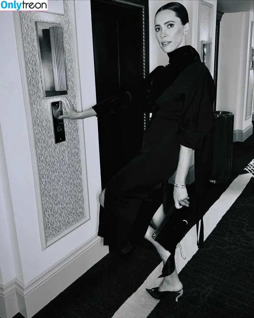 Rebecca Hall nude photo #0002 (rebeccahall / rebeccalords)