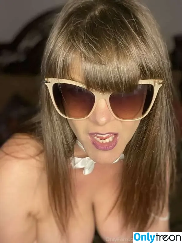 Rebecca Love nude photo #0375 (RebeccaLoveXXX / rawxxo / rebecca.lovexxo)