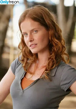 Rebecca Mader / bexmader / red head nude photo #0053
