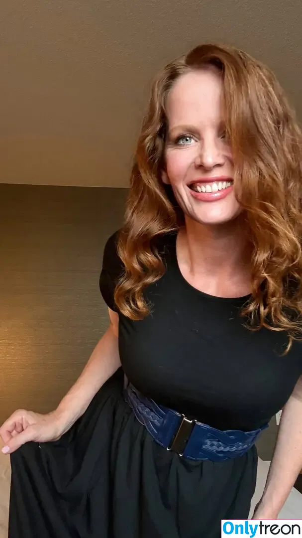 Rebecca Mader nude photo #0055 (bexmader / red head)