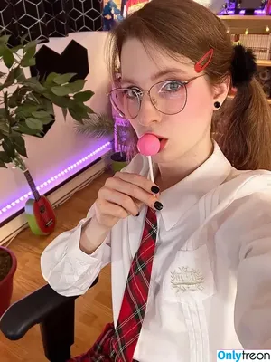 RebiSenpai / rebi_senpai nude photo #0009